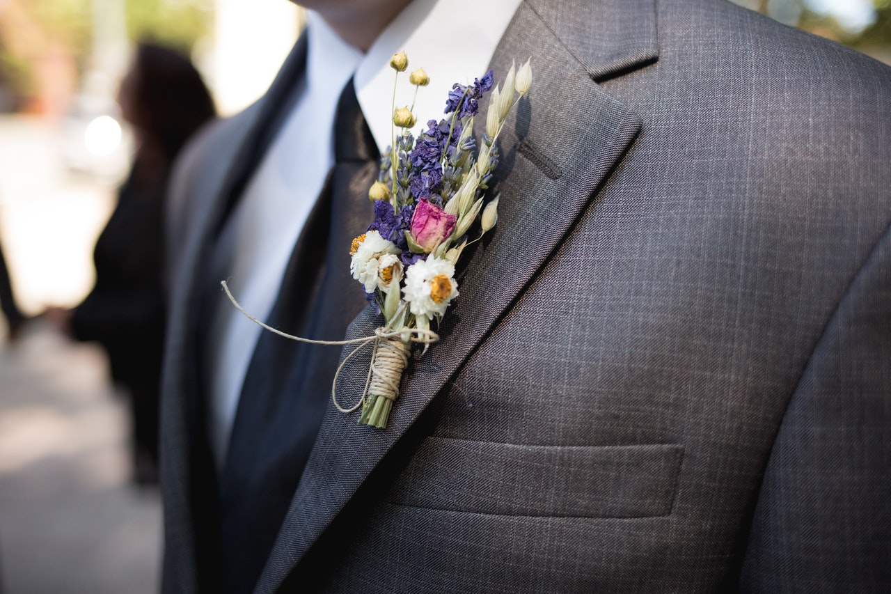 Men’s Suits & Attire